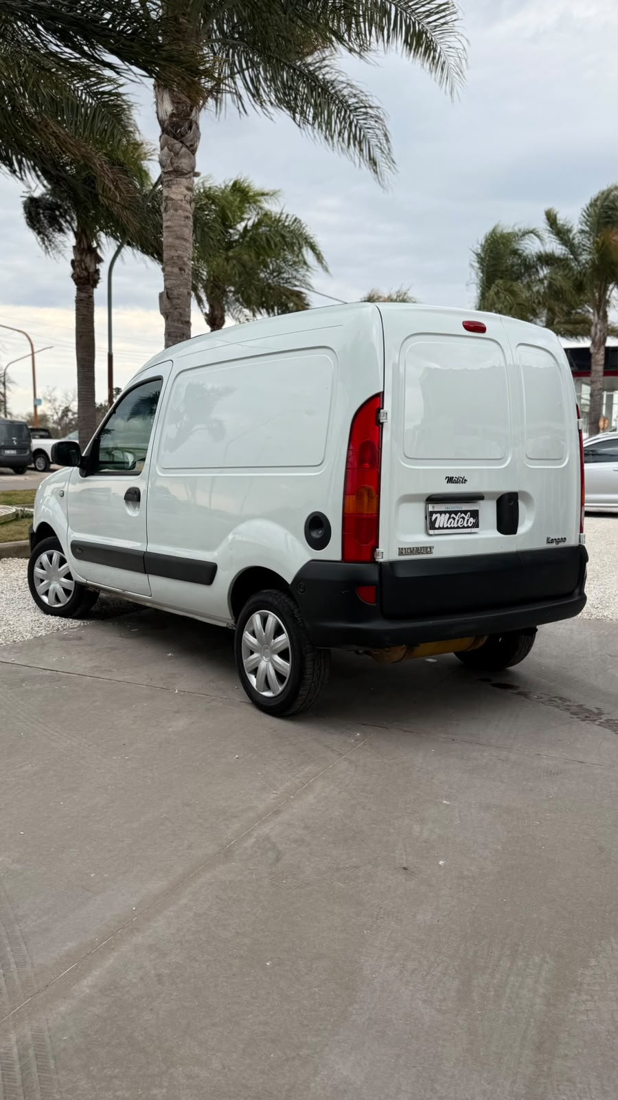 RENAULT - KANGOO  CONFORT  1.6   FURGÓN  CON   GNC  - MANUAL  - 2009